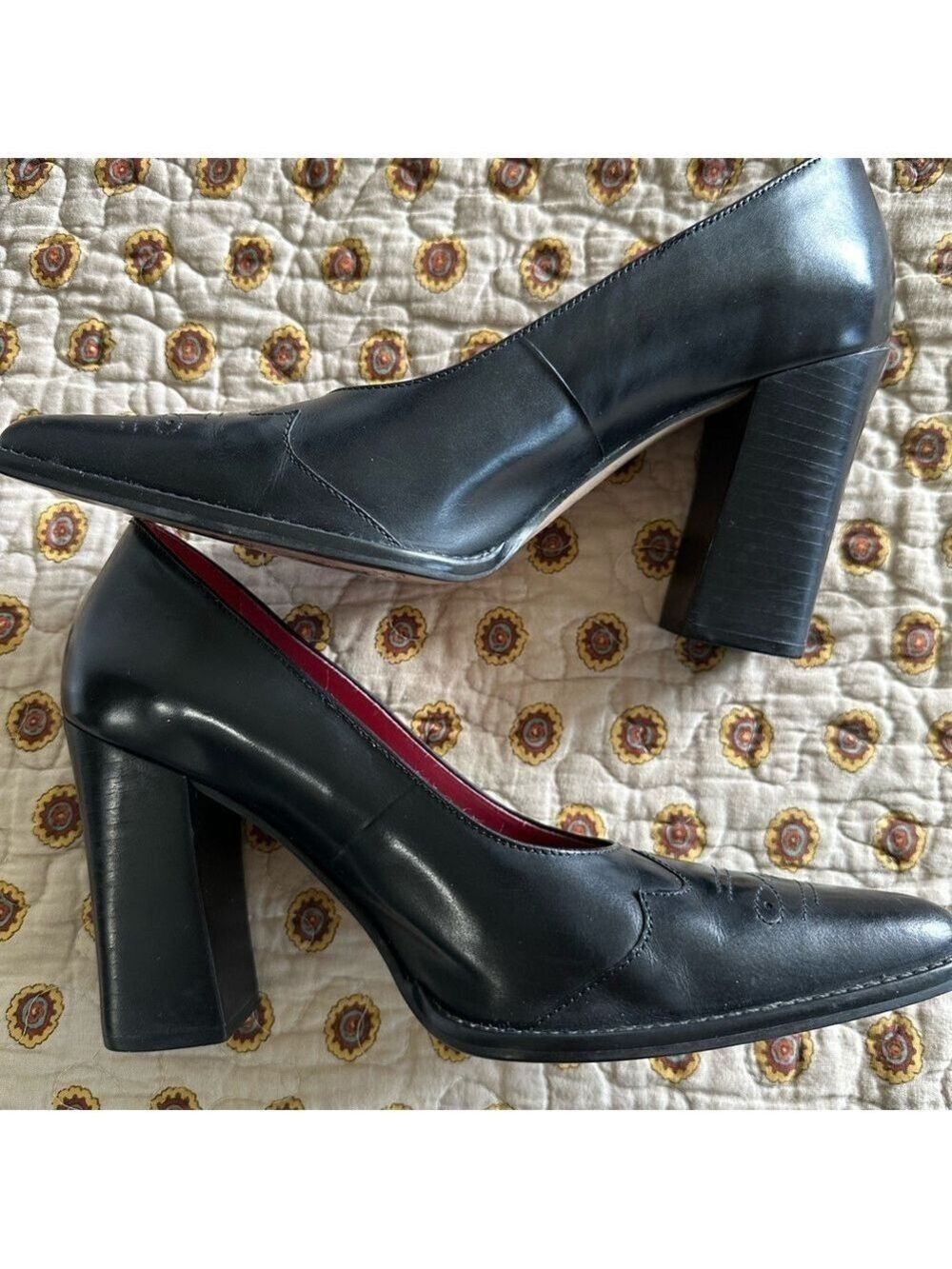 XOXO Black Leather Classic Heel With Stitch Detail Size 8 - Picture 5 of 6